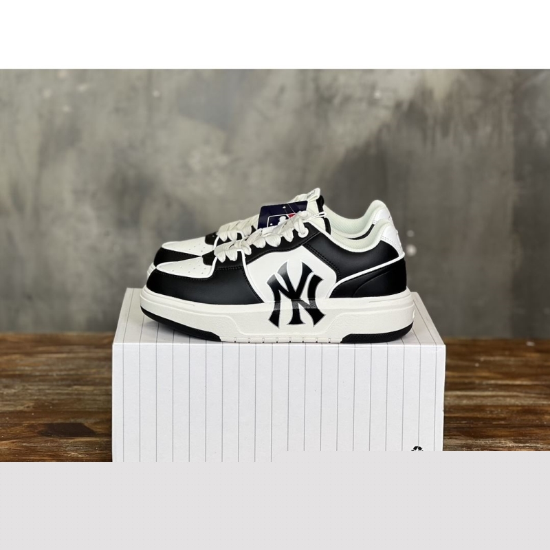 G*u*i sneakers